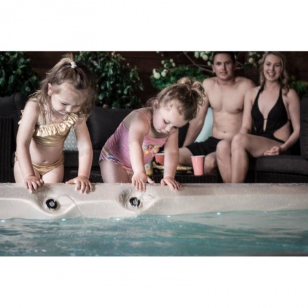 Плавательный спа-бассейн Vortex Spas Aqualounge