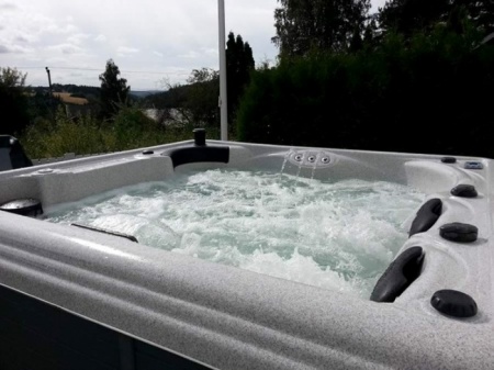 Гидромассажный бассейн Sunrans SR869 Гидромассажный бассейн Sunrans SR869