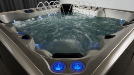 Гидромассажный СПА бассейн Joyee SPA London-L